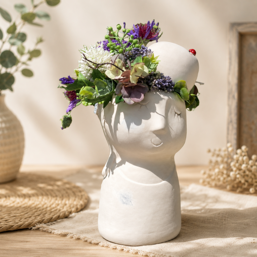 Betonbüste Lächelndes Gesicht – Florale Frühlingsdeko