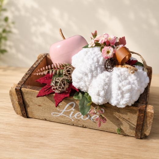 Holzkiste mit Trockenblumen & Stoffkürbis – Handgefertigt