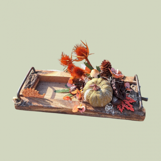 Herbstliches Holztablett mit Igel, Kürbis & Blüten