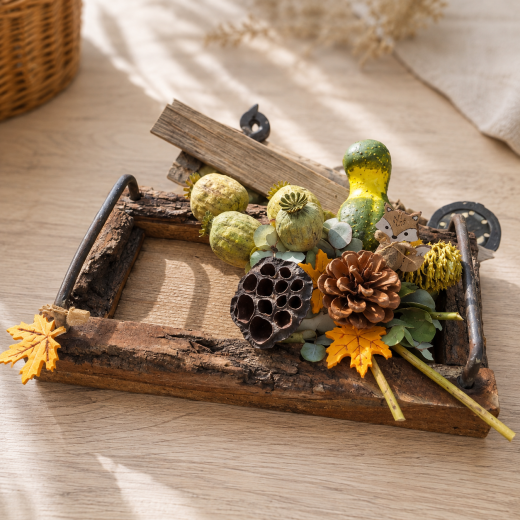 Deko-Holztablett mit Mohnkapseln & Herbstfrüchten