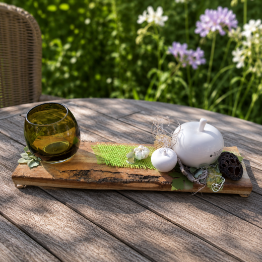 Handgefertigtes Holzbrett mit Herbstelementen & Teelichtglas