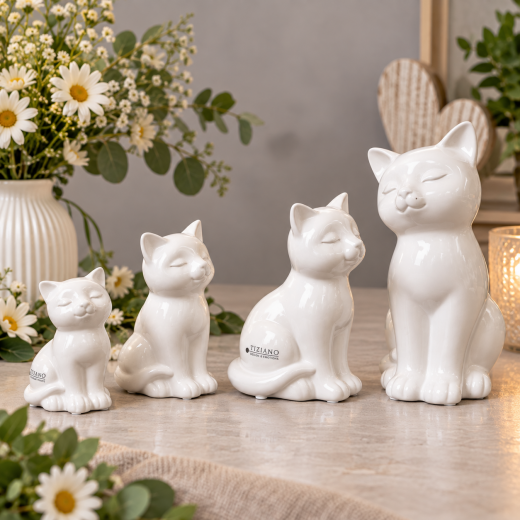 Katze Bella von Tiziano – 4 Größen in Creme