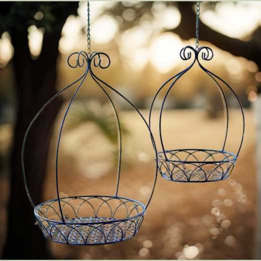 Blumenampel aus Metall in Dunkelbraun mit Kette