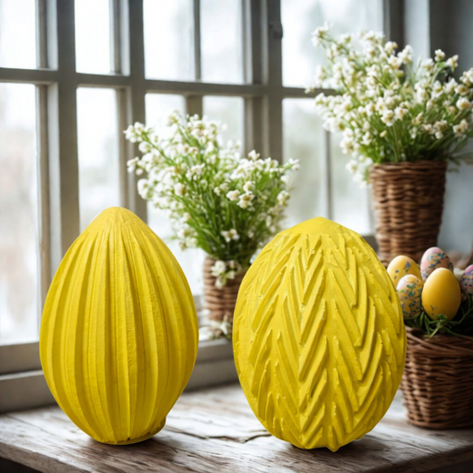 2 handgefertigte Ostereier aus Gips in vielen Farben