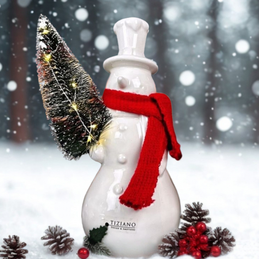 Schneemann Sören mit LED & Baum – Keramik 17/20 cm