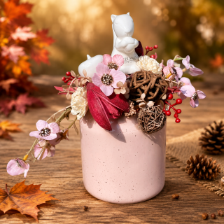 Keramiktopf „Eichhörnchen“ – Herbstdeko in Rosa