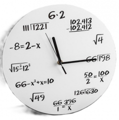 Mathematik Uhr – Rechne aus, wie spät es ist