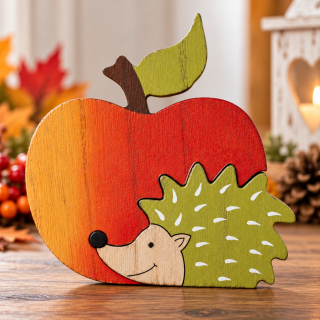 Igel im Apfel – Holzfigur als herbstliche Deko
