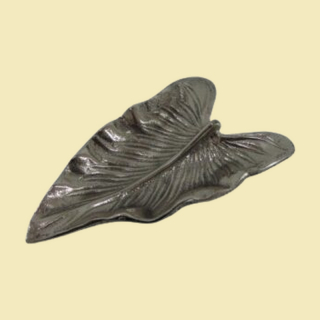 Edle Metallschale in Palmenblatt-Form, silberfarben